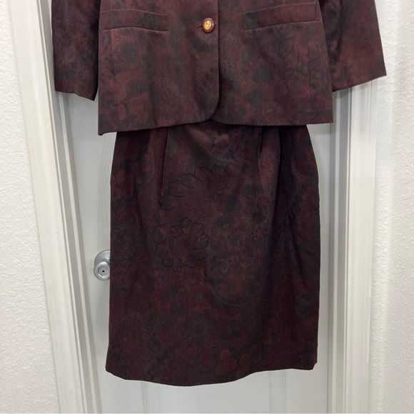 Vintage Collections Burgundy Floral Blazer Skirt Set Size 14 2 Piece Outfit - Picture 3 of 13